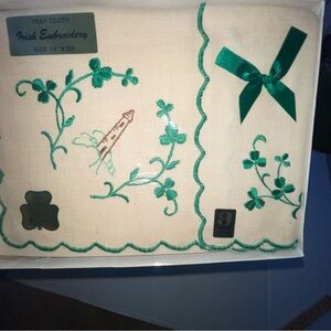 NWT Irish Linens embroidery Shamrock Tray 14x20